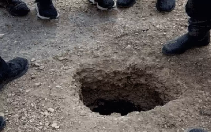 كشف الأدوات المستخدمة بحفر نفق الحرية