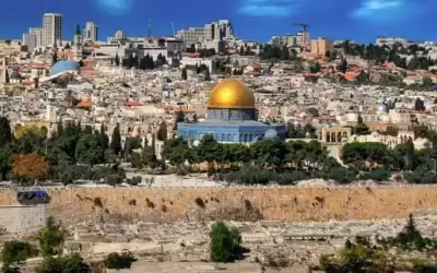إصابة فلسطيني إثر طعنه من مستوطن