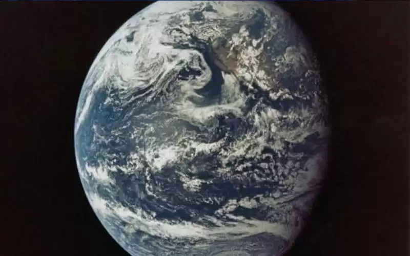 خبراء يشرحون ما يحصل لوزن كوكب