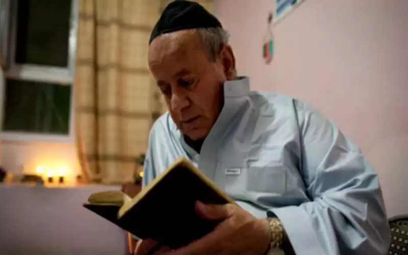 آخر يهودي في أفغانستان يطلق زوجته