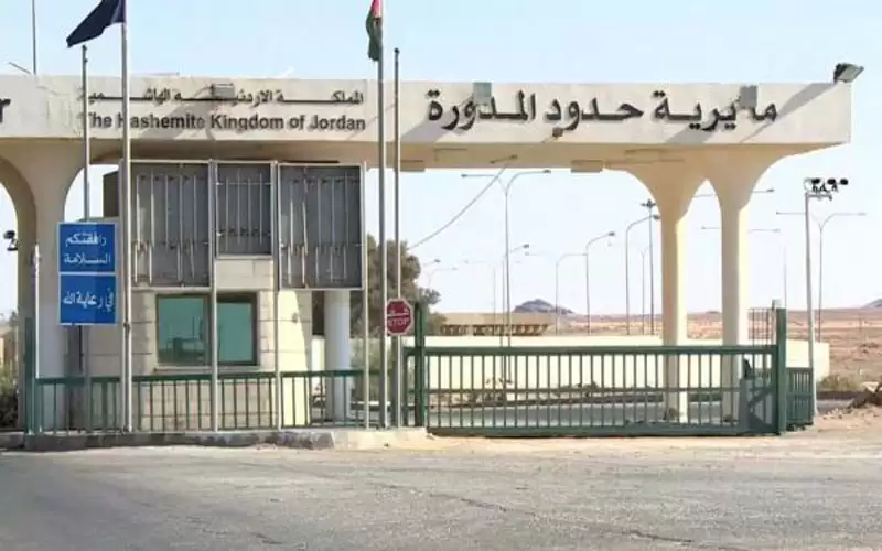 شركات التخليص والنقل تناشد بفتح معبري