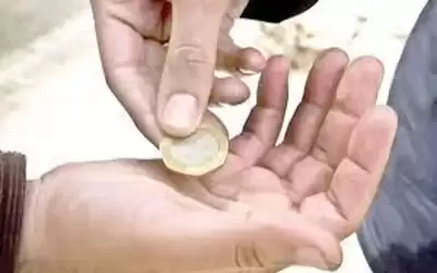 ضبط متسول دخله 1100 دينار واخر