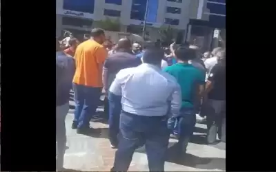 وقفة احتجاجية لكباتن في شركة نقل