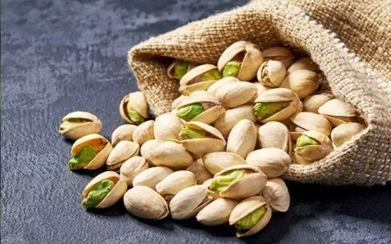 4 حبات فستق تبعد السكتة الدماغية