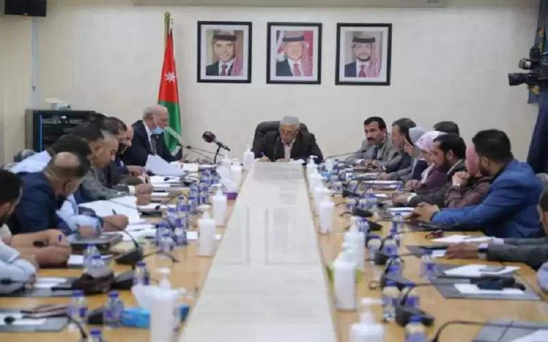 الوزير الخرابشة يقترح على ادارية النواب