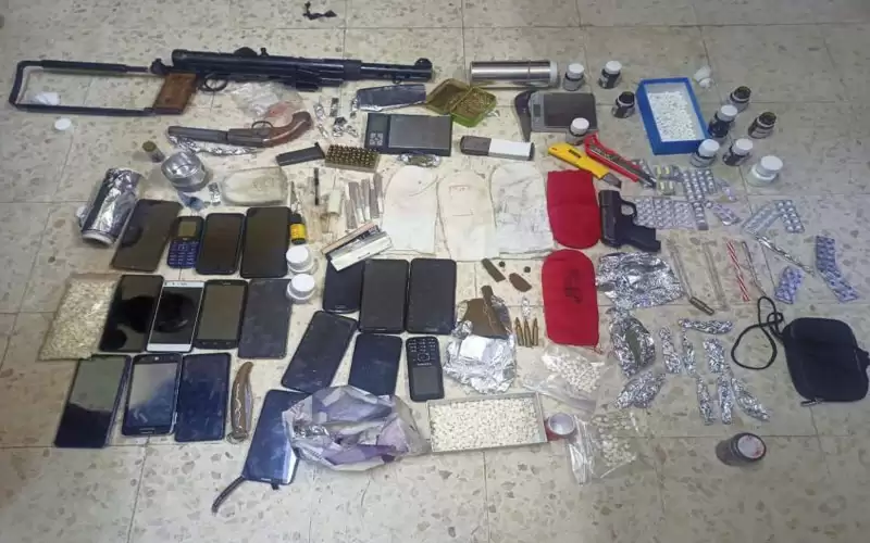 مداهمة مجموعة جرمية لترويج المخدرات في