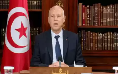 4 أحزاب تونسية تقول إن الرئيس