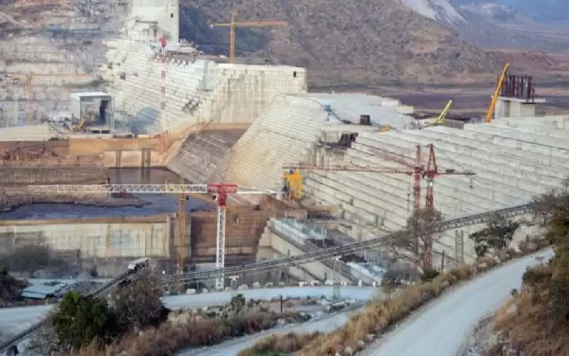 خبير يكشف أسباب احتمال تعرض سد