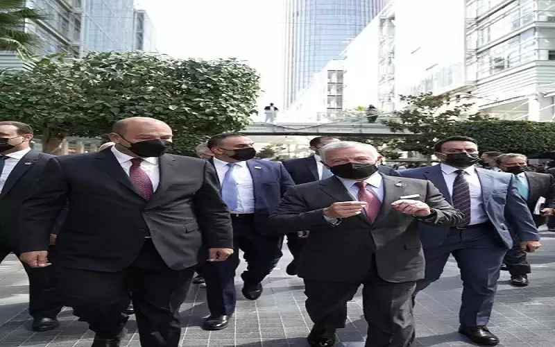 الملك يلتقي مستثمرين أردنيين وعرب ويؤكد