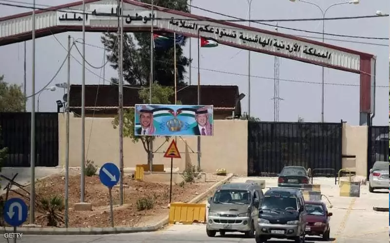 السماح لـ 100 مركبة عمومية بالمغادرة