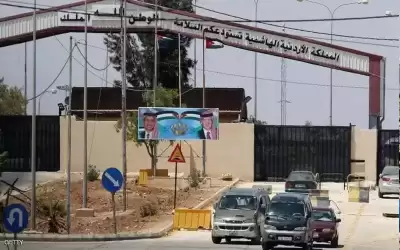 السماح لـ 100 مركبة عمومية بالمغادرة