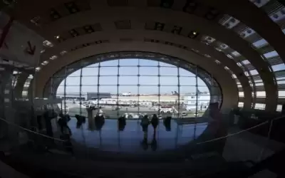 تعليق الرحلات من مطاري باريس بسبب
