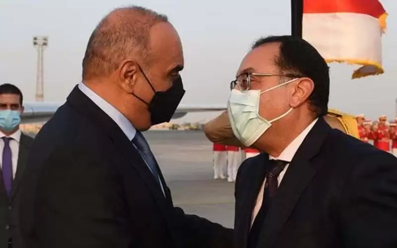 الخصاونة يصل إلى القاهرة