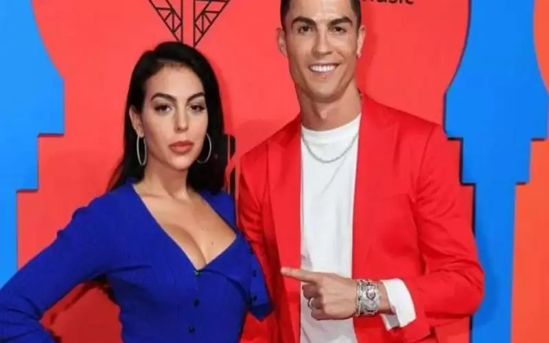 والدة كريستيانو رونالدو تعارض زواجه من