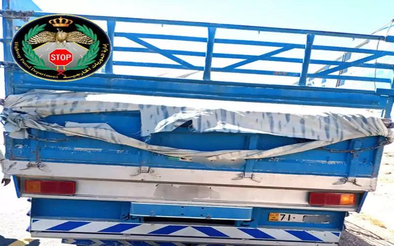 ضبط حدث يقود مركبة شحن على