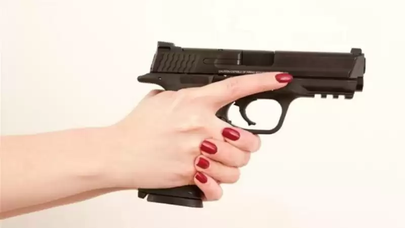 أميركية تطلق النار على طفليها لـ