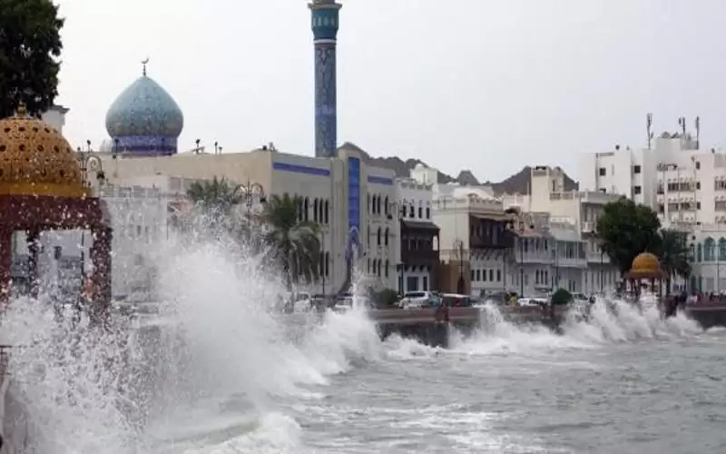 إخلاء 4 محافظات في عمان بسبب