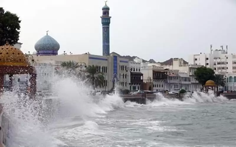 وفاة طفل في تجمعات مائية بمسقط