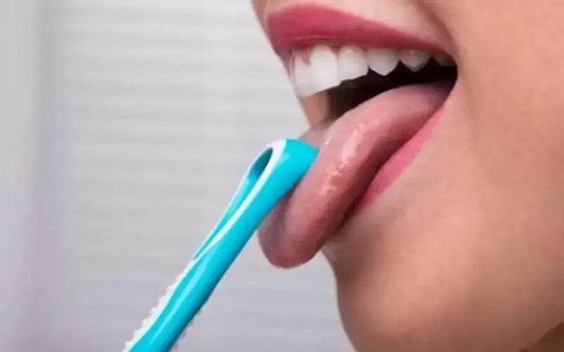 فوائد لتنظيف اللسان لا تغفلوها
