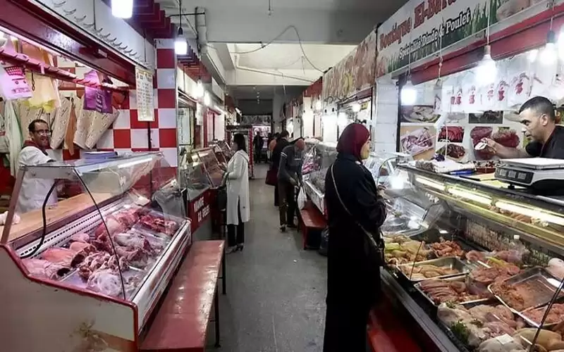 الجزائر تخفض ضريبة الدخل