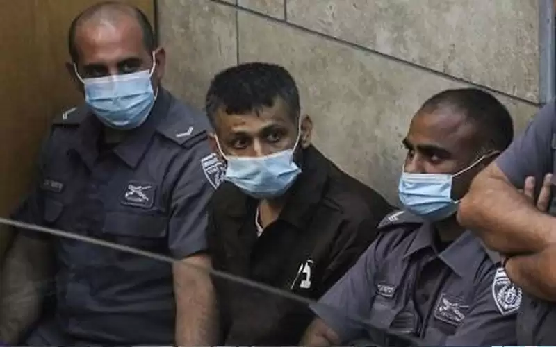 الأسير العارضة يدخل إضرابا مفتوحا عن