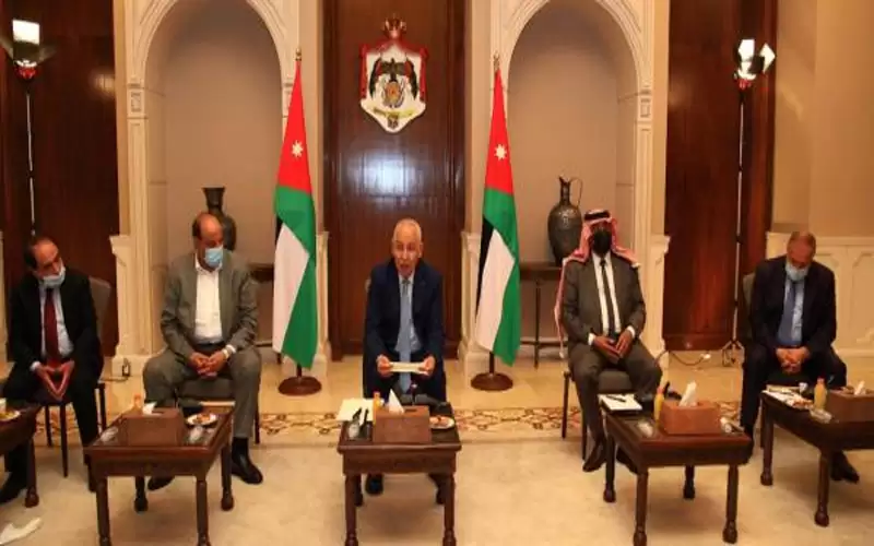 العيسوي يلتقي شيوخ ووجهاء من البادية