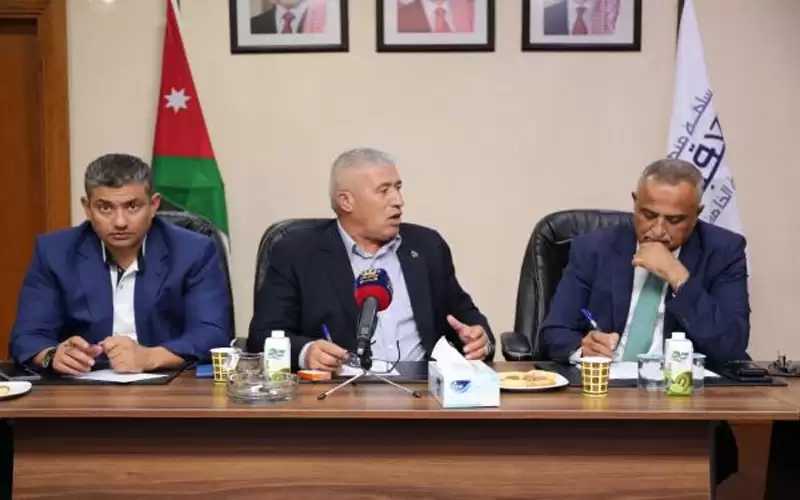 البخيت: تدرج لاحلال العمالة المحلية بدل