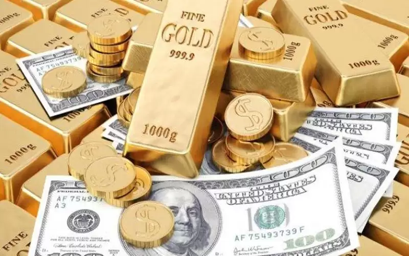 الذهب يهبط مع ارتفاع الدولار