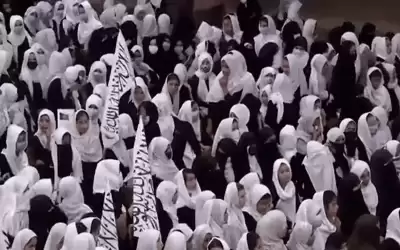 أفغانيات يعدن إلى المدارس الثانوية -