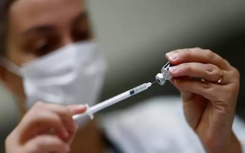 الصحة تعلن مراكز التطعيم الخميس (أسماء)