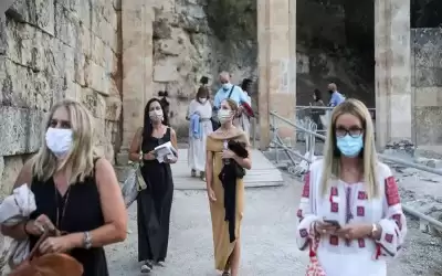 اليونان تلغي حظر التجول المتعلق بكورونا