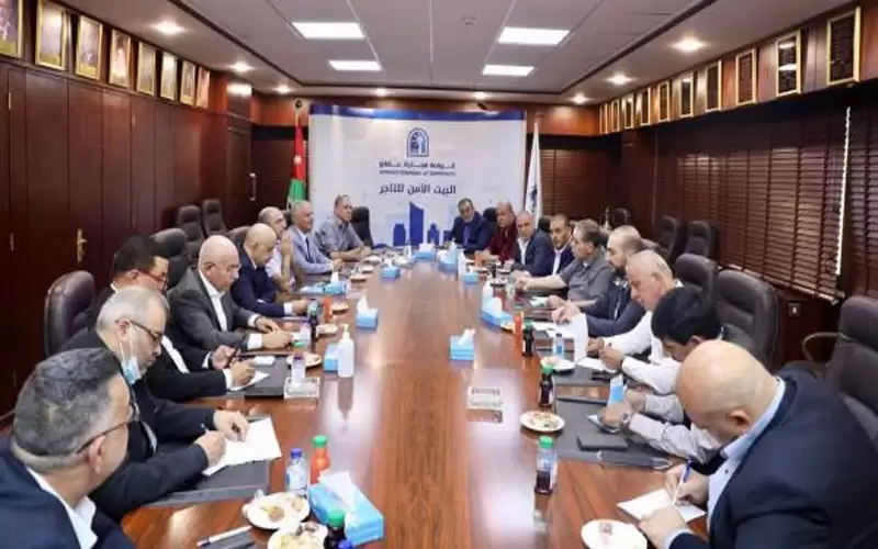 لقاء يبحث تحديات قطاع الالبسة في