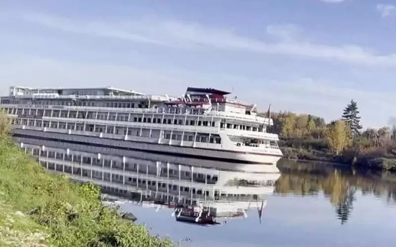 على غرار إيفير غيفن .. سفينة