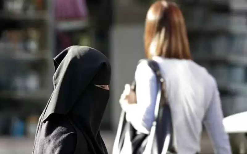 بريطانيا تطور أداة تعقب لحماية النساء