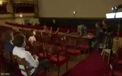 وفاة فنان على خشبة أرقى مسارح