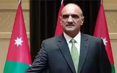 الخصاونة يطلب من الوزراء تقديم استقالاتهم