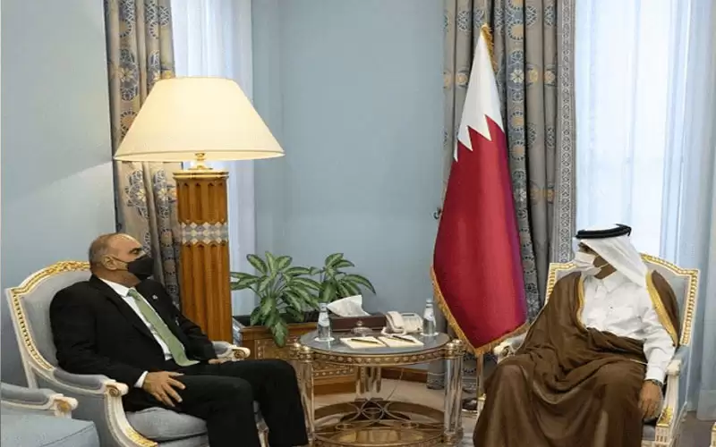 الخصاونة يلتقي نظيره القطري