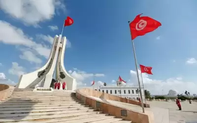 تونس ترفع القيود الصحية عن الوافدين