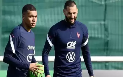 بنزيما: أريد اللعب بجانب مبابي في