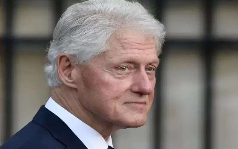 نقل بيل كلينتون إلى المستشفى