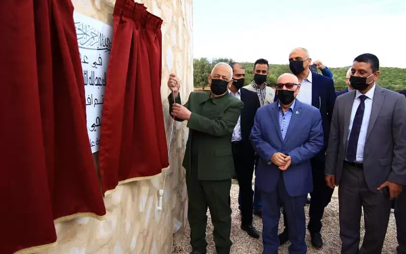 رئيس الديوان الملكي يفتتح ويتفقد مشاريع