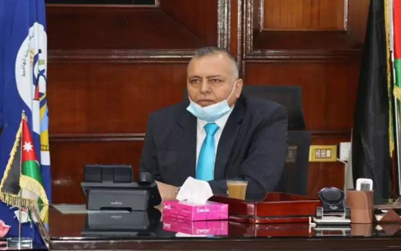 بلدية الزرقاء تنهي خدمات موظف موقوف