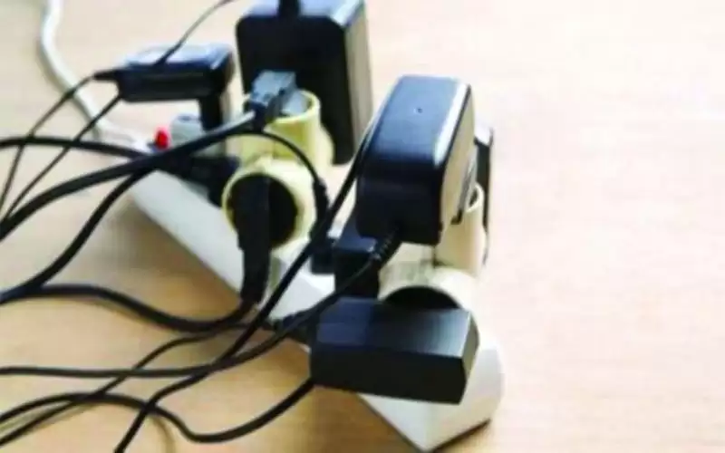 الدفاع المدني يحذر من الأحمال الزائدة