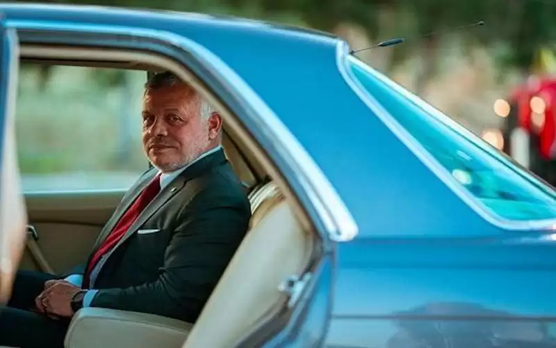 الملك يبدأ جولة تشمل 4 دول