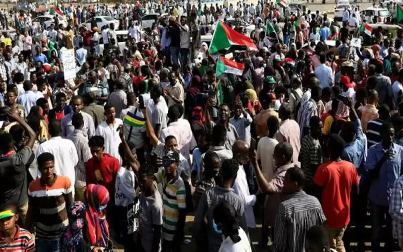 الأردن يحذر مواطنيه في السودان ويدعو