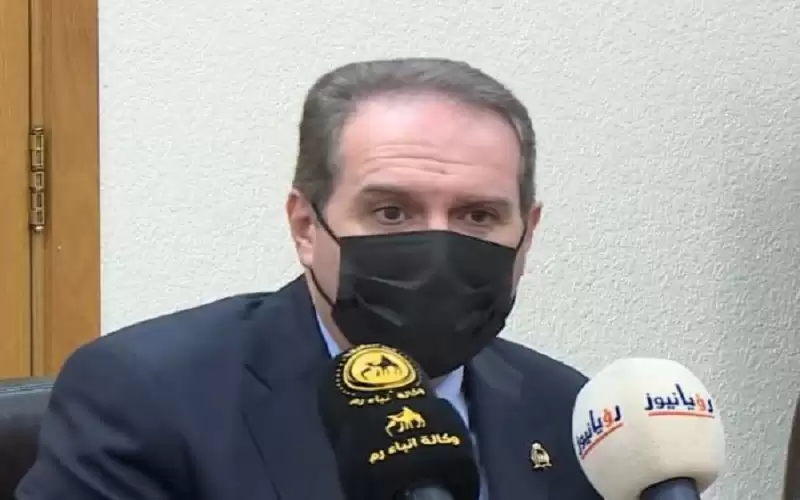 وزير الصحة: لن نجبر طلبة المدارس