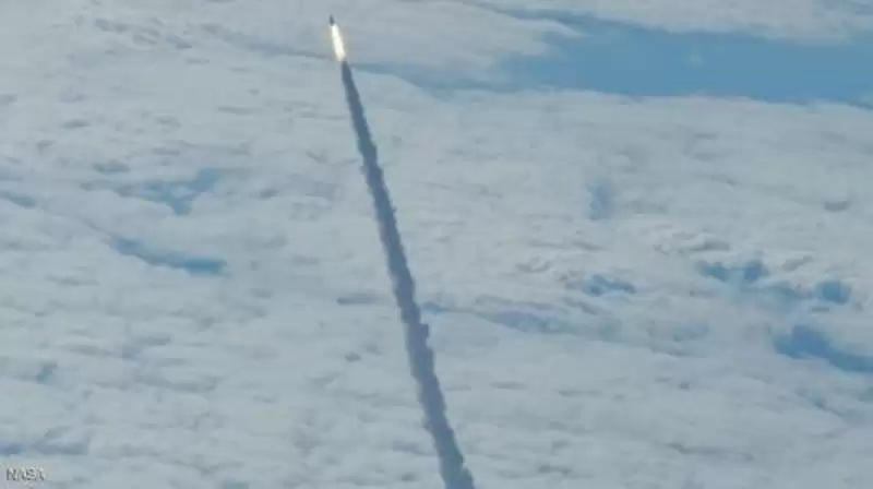 صورة ناسا تدهش المغردين.. صاروخ يخترق