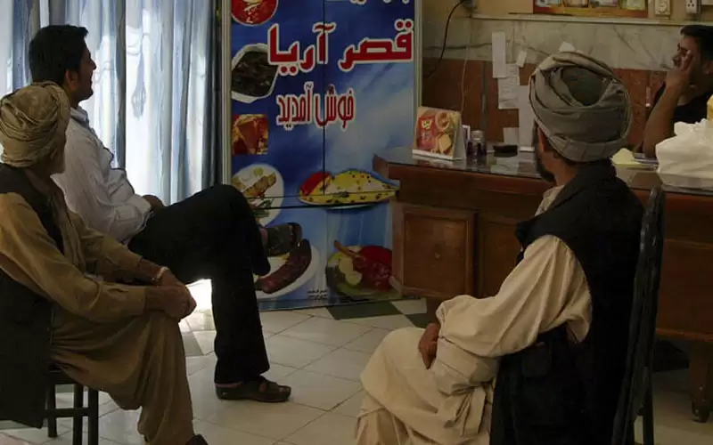 طالبان تمنع الاختلاط في المطاعم والفنادق