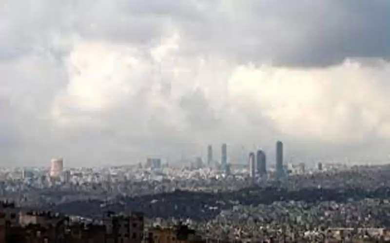 طقس معتدل وفرصة لهطول زخات من