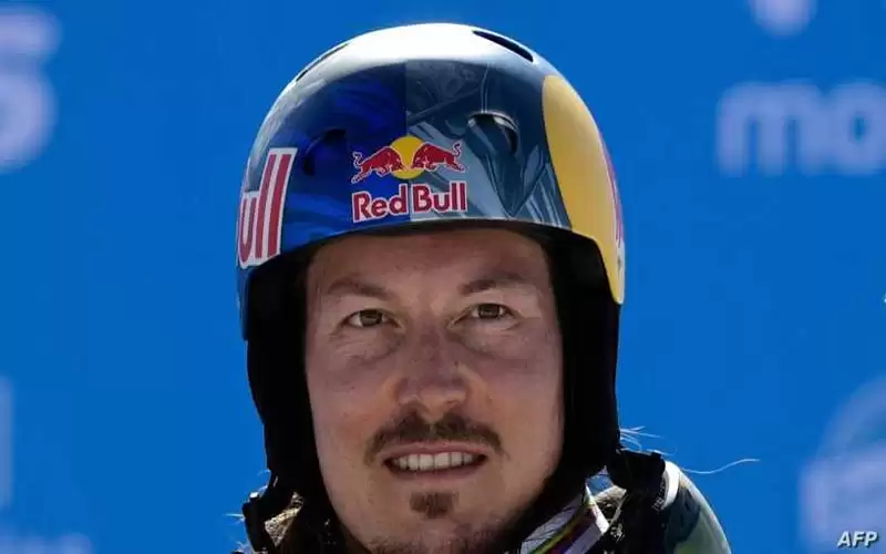 أرملة بطل أولمبي تنجب منه طفلا